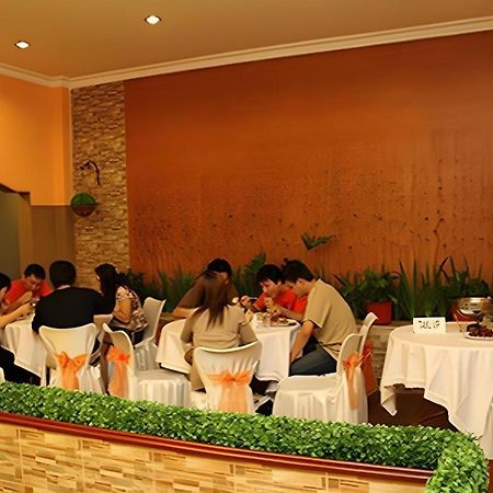 Patria Palace Hotel Blitar Dış mekan fotoğraf