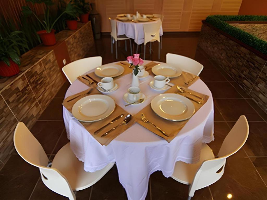 Patria Palace Hotel Blitar Dış mekan fotoğraf
