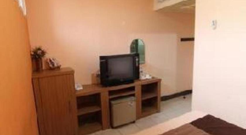 Patria Palace Hotel Blitar Dış mekan fotoğraf