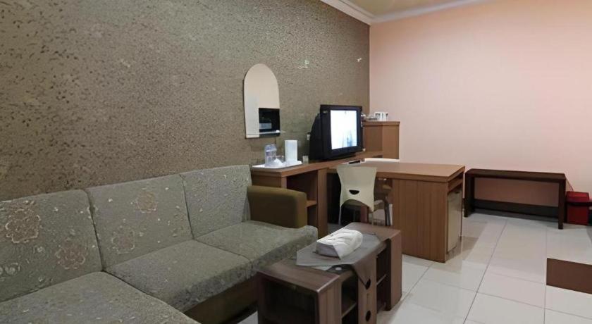 Patria Palace Hotel Blitar Dış mekan fotoğraf