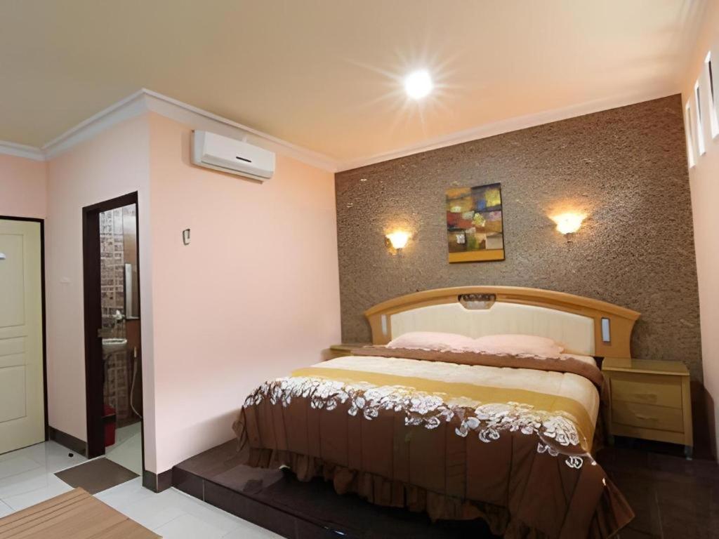 Patria Palace Hotel Blitar Dış mekan fotoğraf