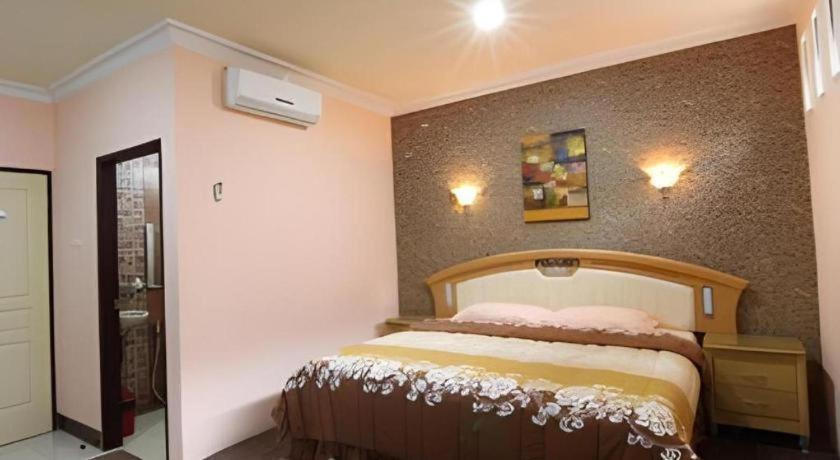Patria Palace Hotel Blitar Dış mekan fotoğraf