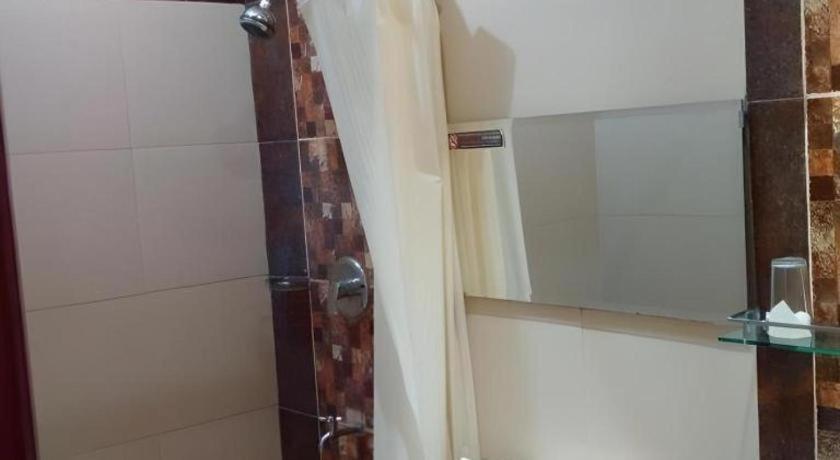 Patria Palace Hotel Blitar Dış mekan fotoğraf