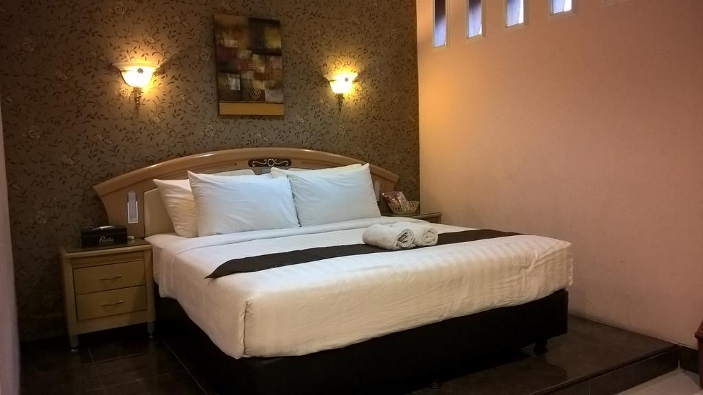 Patria Palace Hotel Blitar Oda fotoğraf
