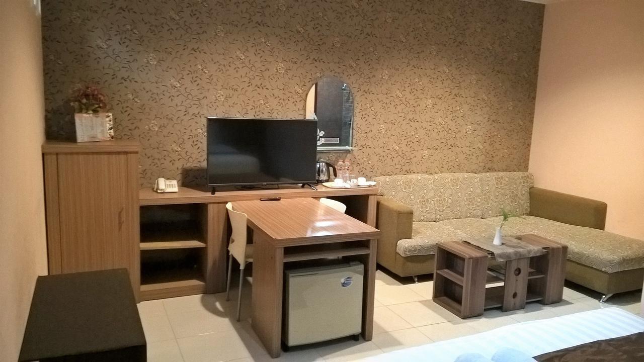 Patria Palace Hotel Blitar Oda fotoğraf